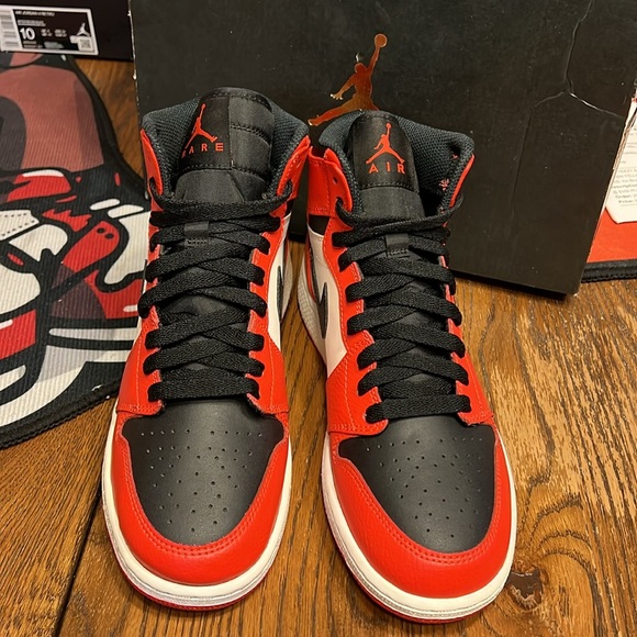 Jordan Rare Air Max Orange 1 - Picture 2 of 4